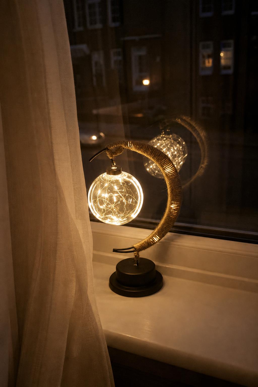 MoonCradle™ Crescent Moon Lamp lifestyle image 3