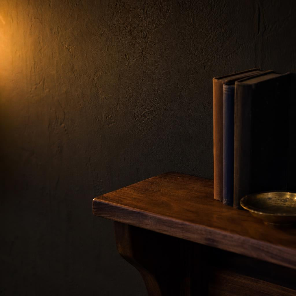 RavenPerch™ Raven Lamp about-us image 1